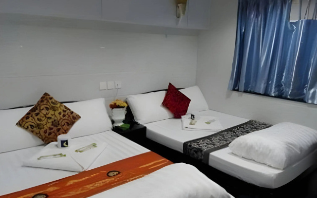 Day And Night Hotel - Hostel