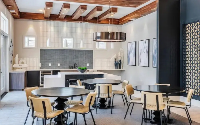 Landing Furnished Apartments - Central West End