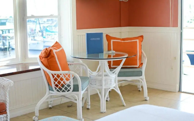 Cove Inn on Naples Bay