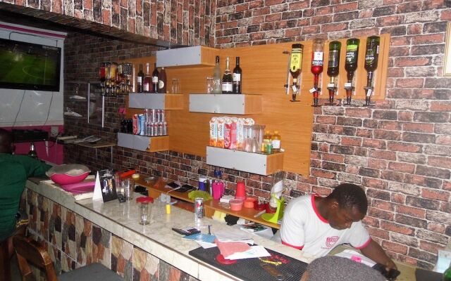 Legendary Inn & Lounge