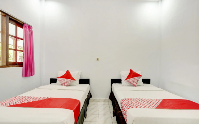 Super OYO 3261 Hotel Ratu