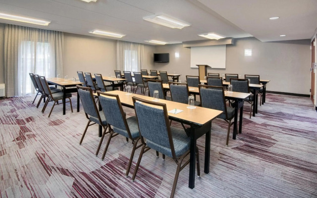 Courtyard by Marriott Savannah Midtown