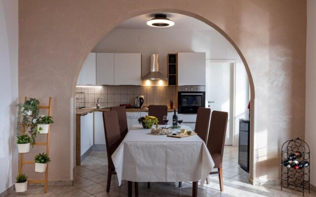 Villa Akulica With Heated Outdoor Pool and Seaview