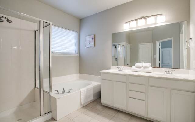 Beautifully furnished 3 bedroom Frisco