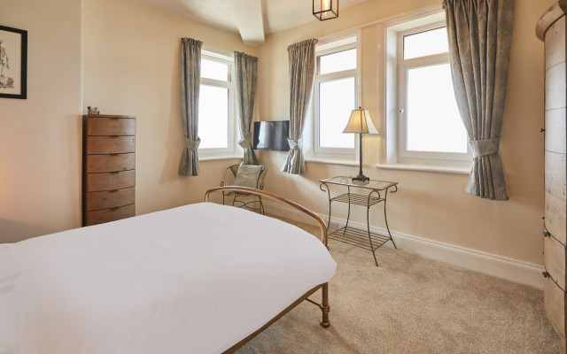 Host Stay The Garret Suite