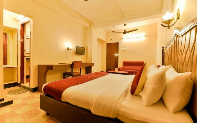 Hotel Woodlands by OYO Rooms