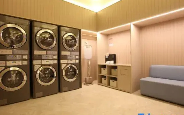 HanTing Hotel (Nantong Qingnian Middle Road Dayoujing)