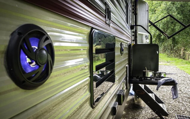 American Luxury Caravan - Secure Parking Llandeilo