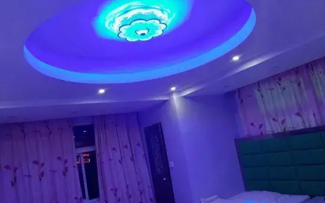 Xinzheng Huatai Express Hotel