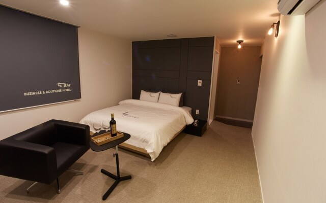 Hotel The May