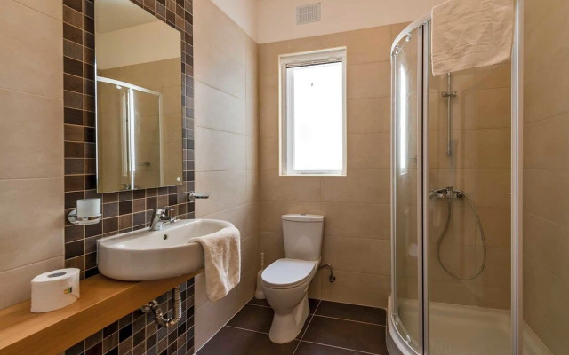 The Hillock North E9