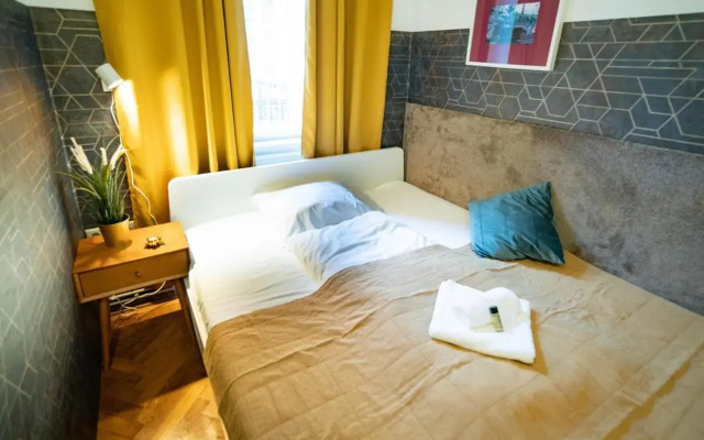 Chain Bridge Home 3BDRM, 2BTHRM,4BED,AC, FAST WIFI