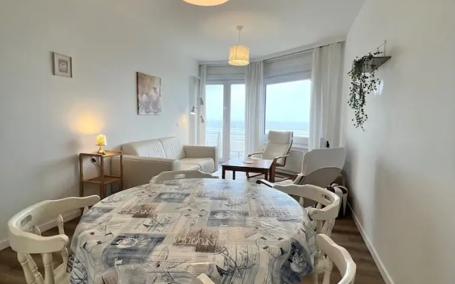 Apartment in Middelkerke With Sea View