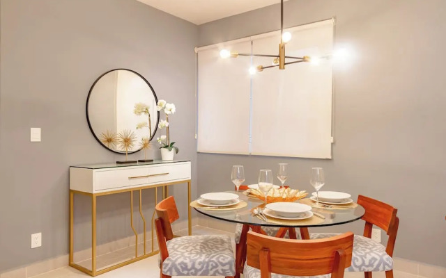 Chic Beachfront Condo Ocean View