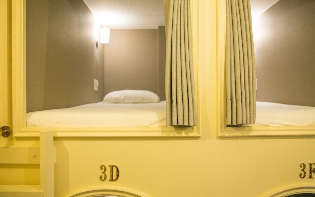 The Wardrobe Hostel Roppongi