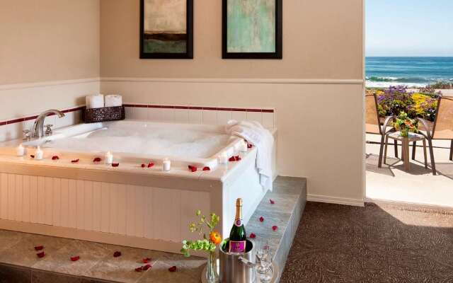 Cambria Landing Inn & Suites