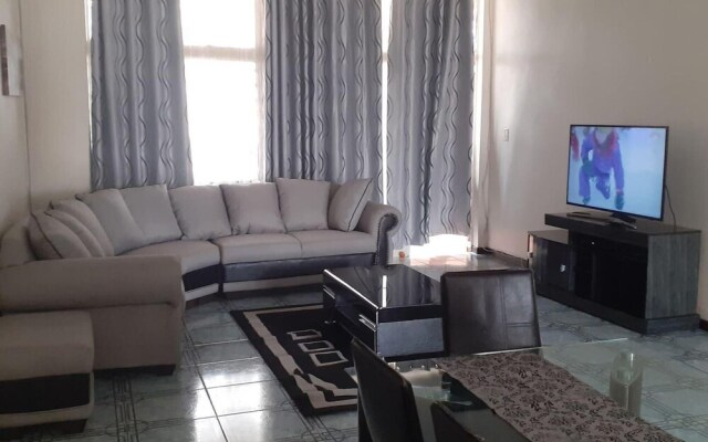 Spacious Executive Holiday Apartment In Bulawayo