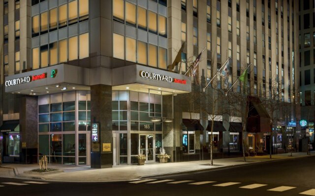 Courtyard by Marriott Chicago Magnificent Mile