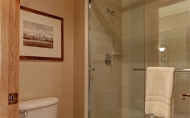 Buffalo Lodge by Summit County Mountain Retreats