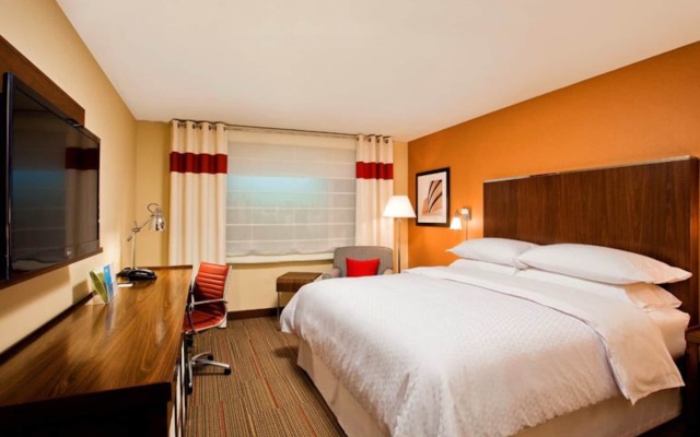 Four Points by Sheraton Grande Prairie