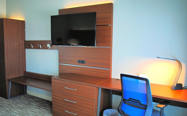 Holiday Inn Express & Suites Columbia City by IHG