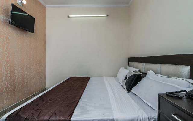 Hotel Grand Inn By OYO Rooms