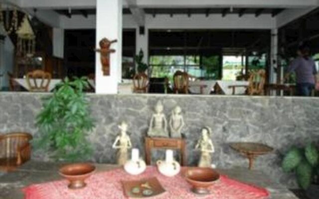 Nasta Inn Trawas