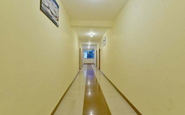 OYO 19498 Hotel Tridev