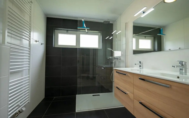 Restyled Bungalow, Near the Hunebed Center