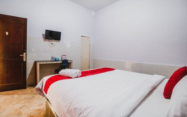 RedDoorz near Millennium ICT Center Medan