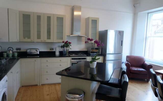 Remarkable 4-Bed House in Ashburton