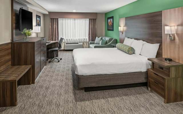Yosemite Southgate Hotel & Suites