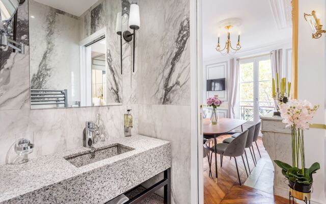Sunshine 2 bedroom - Luxury at Louvre