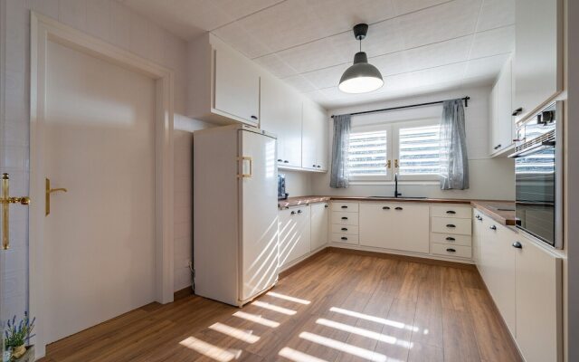 HomeHolidaysRentals Fragance Apartment