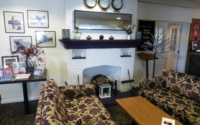 The Bridge House Hotel