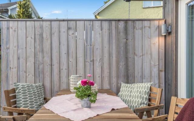 Sparkling newly built house close to city & nature