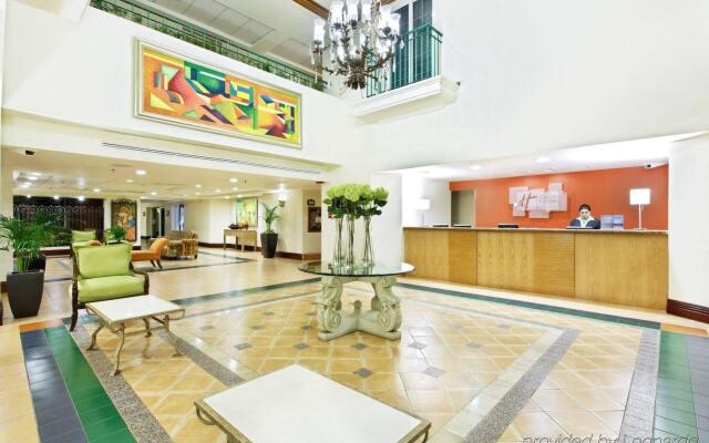 Holiday Inn Express Monterrey Galerias by IHG