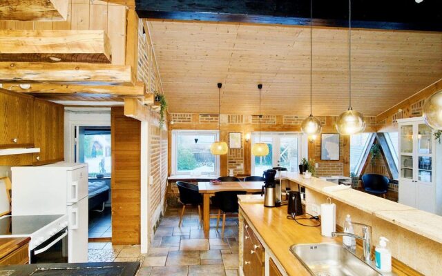 Charming Harbor Cottage-by Traum
