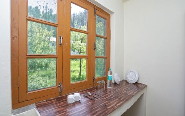 OYO 13719 Home Hill View 1BHK near Hadimba
