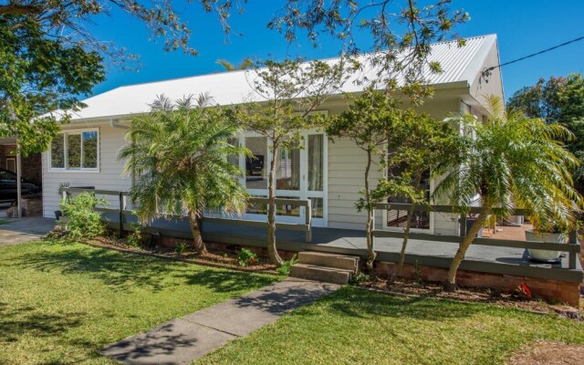 Bluey's Beach House - Fingal Bay