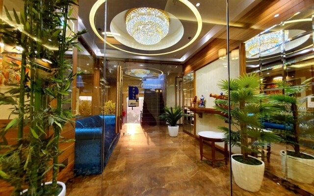 Hotel Makhan Residency