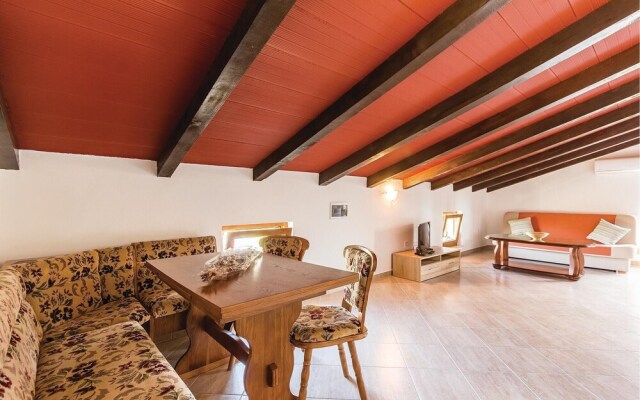 Nice Home in Medulin With Wifi and 2 Bedrooms