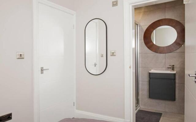 Blackbird Luxury 2 Bed Accommodation Room 7