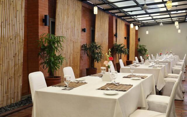 Zizz Convention Hotel