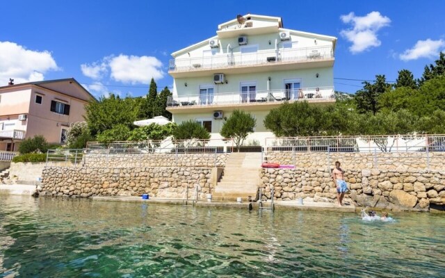Domagoj - on the Beach - A2 Narancasti