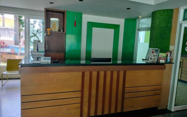 Phuket Ecozy Hotel