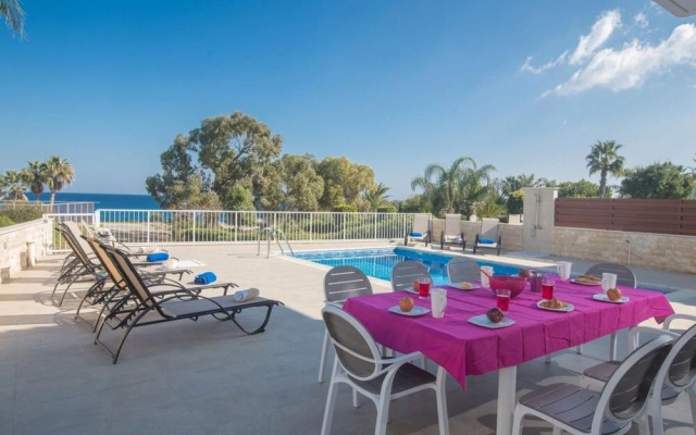 Villa Shaye AQ Me16