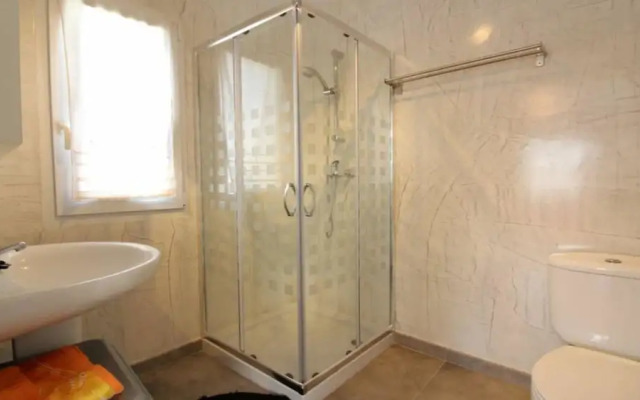 Residence by G - Avenida de Cantabria 60