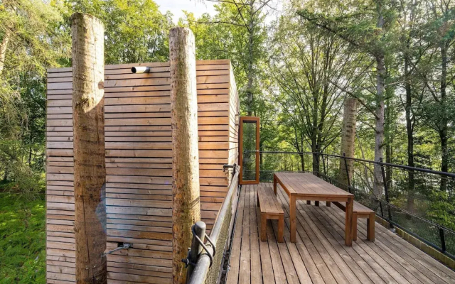 Treehouse in Tournai With Sauna & Forest Views