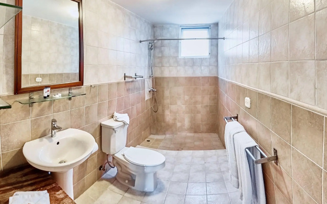 Los Corales Beach Village